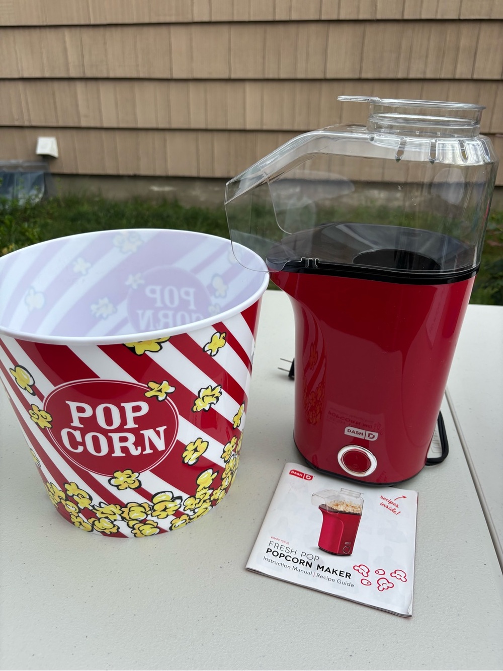Popcorn Machine & Popcorn Bucket